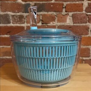 🥬 Blue Salad Spinner with Clear Bowl 🥬